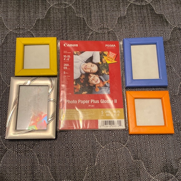 Photo paper + 4 small photo frames - Picture 1 of 3